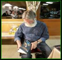 Bild k�nnte enthalten: 7 Personen, Personen, die lachen, Personen, die stehen, Schnee, im Freien und Natur