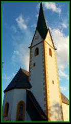 Bild k�nnte enthalten: 7 Personen, Personen, die lachen, Personen, die stehen, Schnee, im Freien und Natur